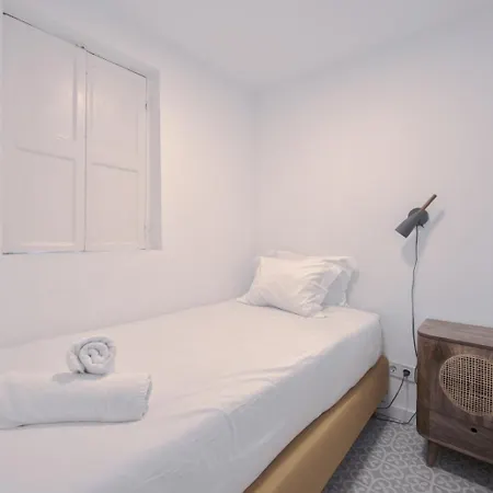 Alfama Design With Terrace By Homing