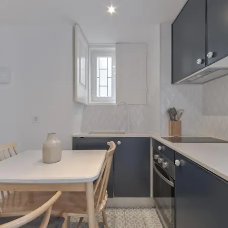 Alfama Design With Terrace By Homing