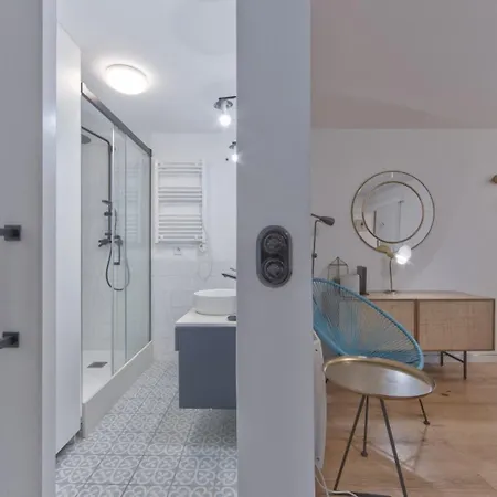 Alfama Design With Terrace By Homing *