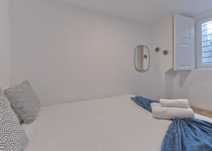 Apartment Alfama Design With Terrace By Homing *