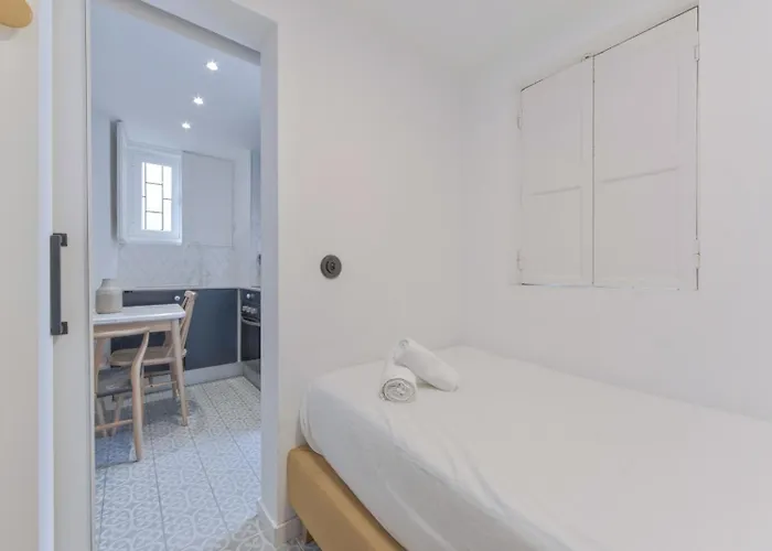 Alfama Design With Terrace By Homing *