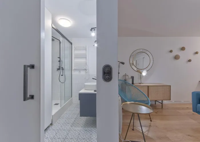 Alfama Design With Terrace By Homing *