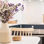 Alfama Design With Terrace By Homing Apartament *